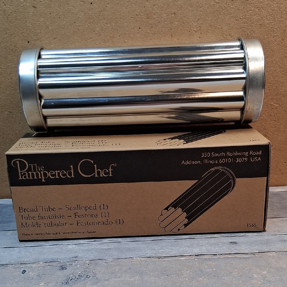 Pampered Chef Stainless Steel Scalloped Bread Tube #5